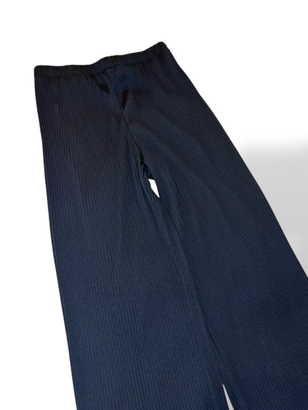 uniqlo straight leg pleated pants issey miyake style